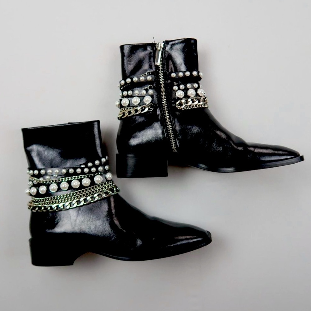Gorgeous Zara Pearl Chelsea Ankle Boots in Black. Size 37
